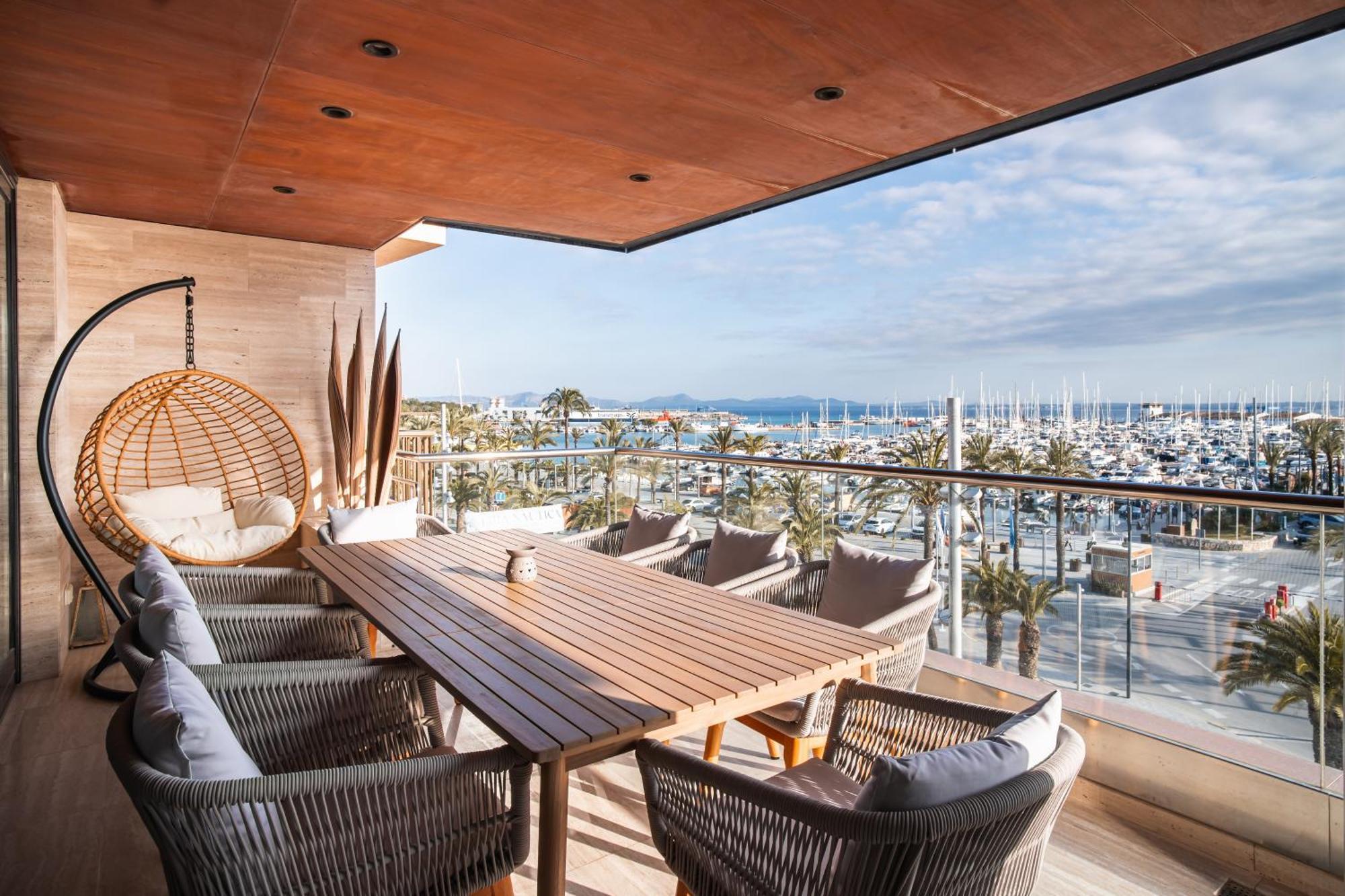 Luxury Sea View Apartment In Puerto De Alcudia Kültér fotó