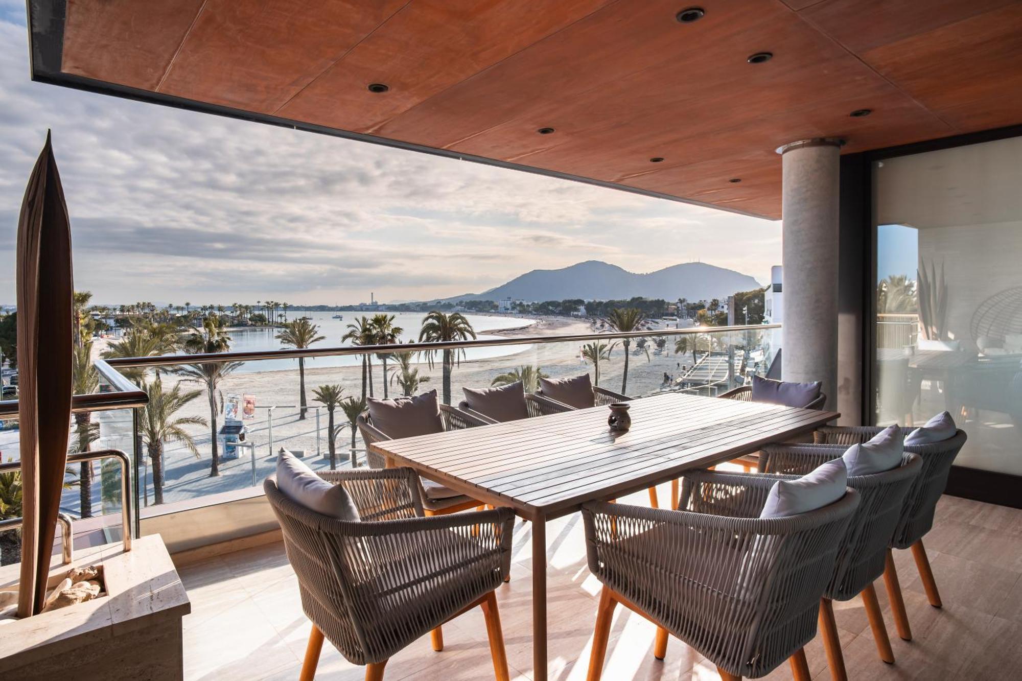 Luxury Sea View Apartment In Puerto De Alcudia Kültér fotó